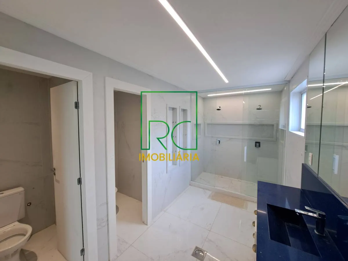 Condominium house with 6 en-suite bedrooms and garden — photo 44