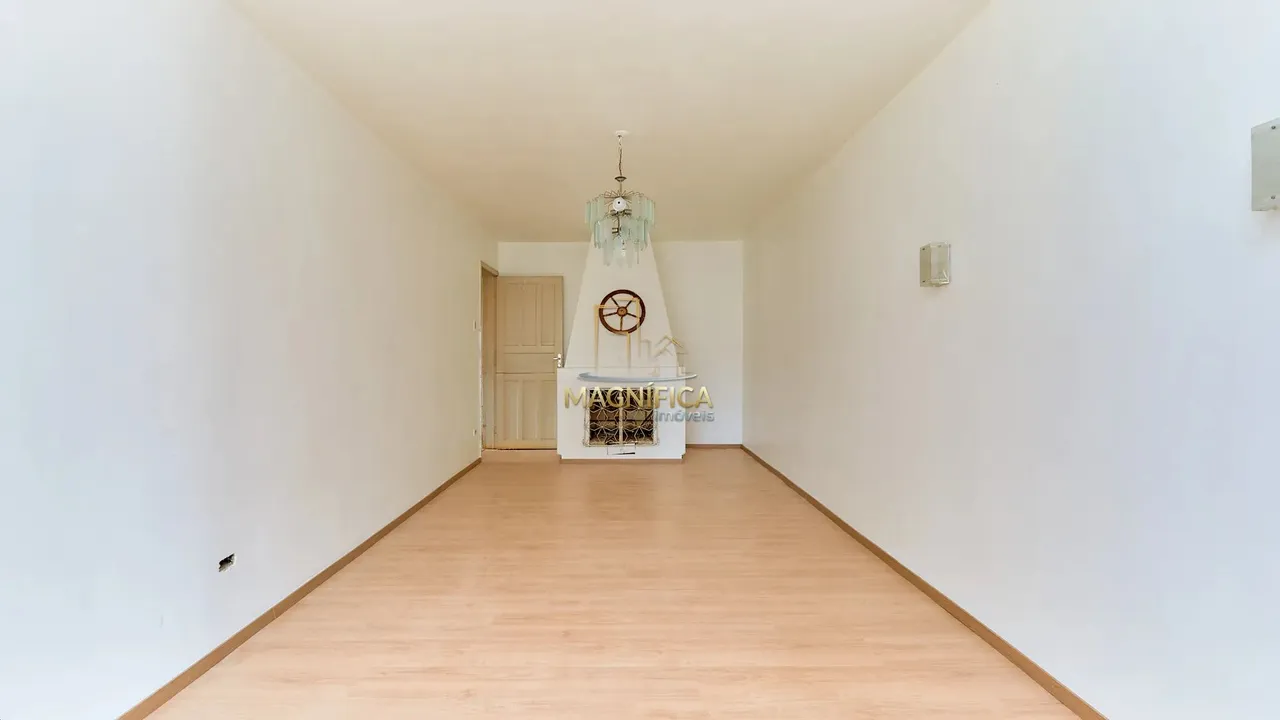 House with 3 bedrooms and a private BBQ area — photo 8