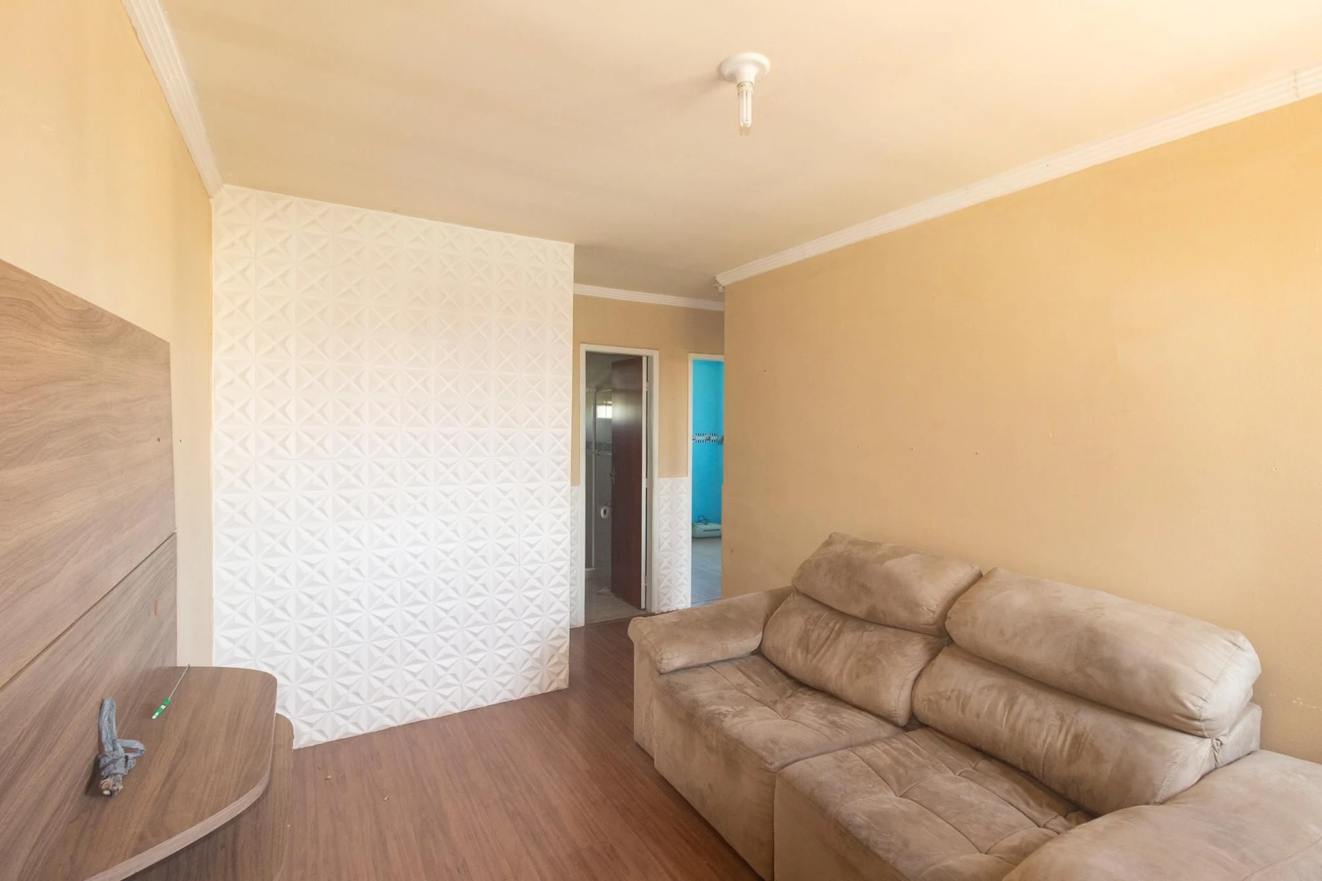 Apartment with laundry area, 2 bedrooms and closed kitchen