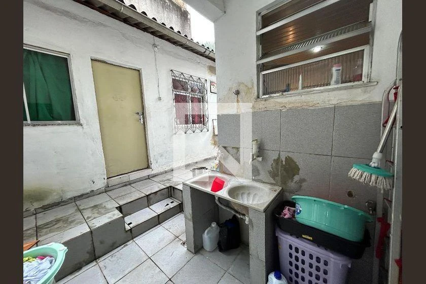 Rental house with 2 bedrooms, 1 bathroom and parking