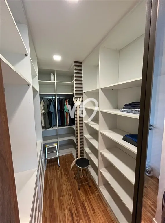 Furnished 3-bedroom apartment with 4 bathrooms and 125 m² — photo 33