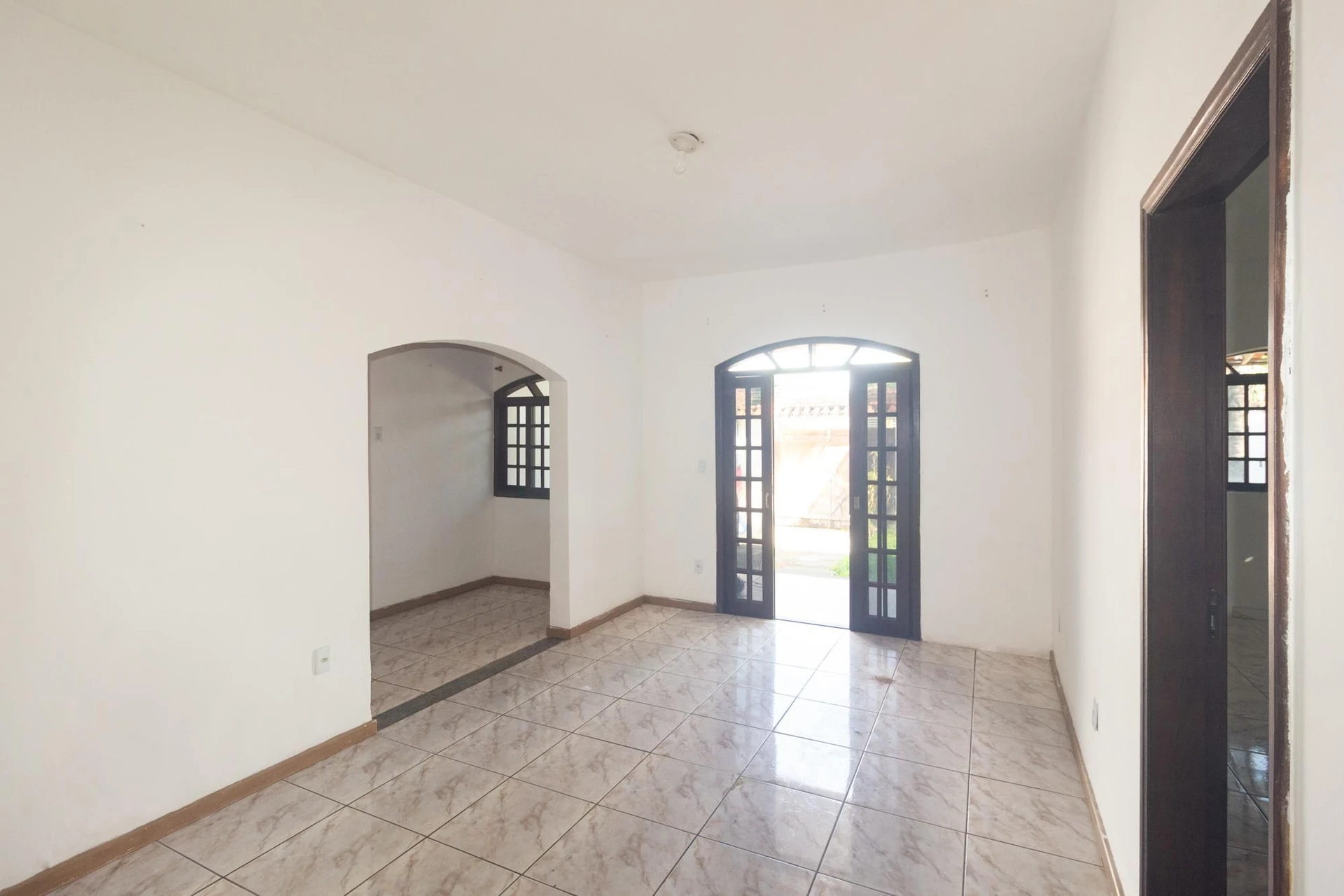 Rental house with 2 bedrooms and 1 en-suite