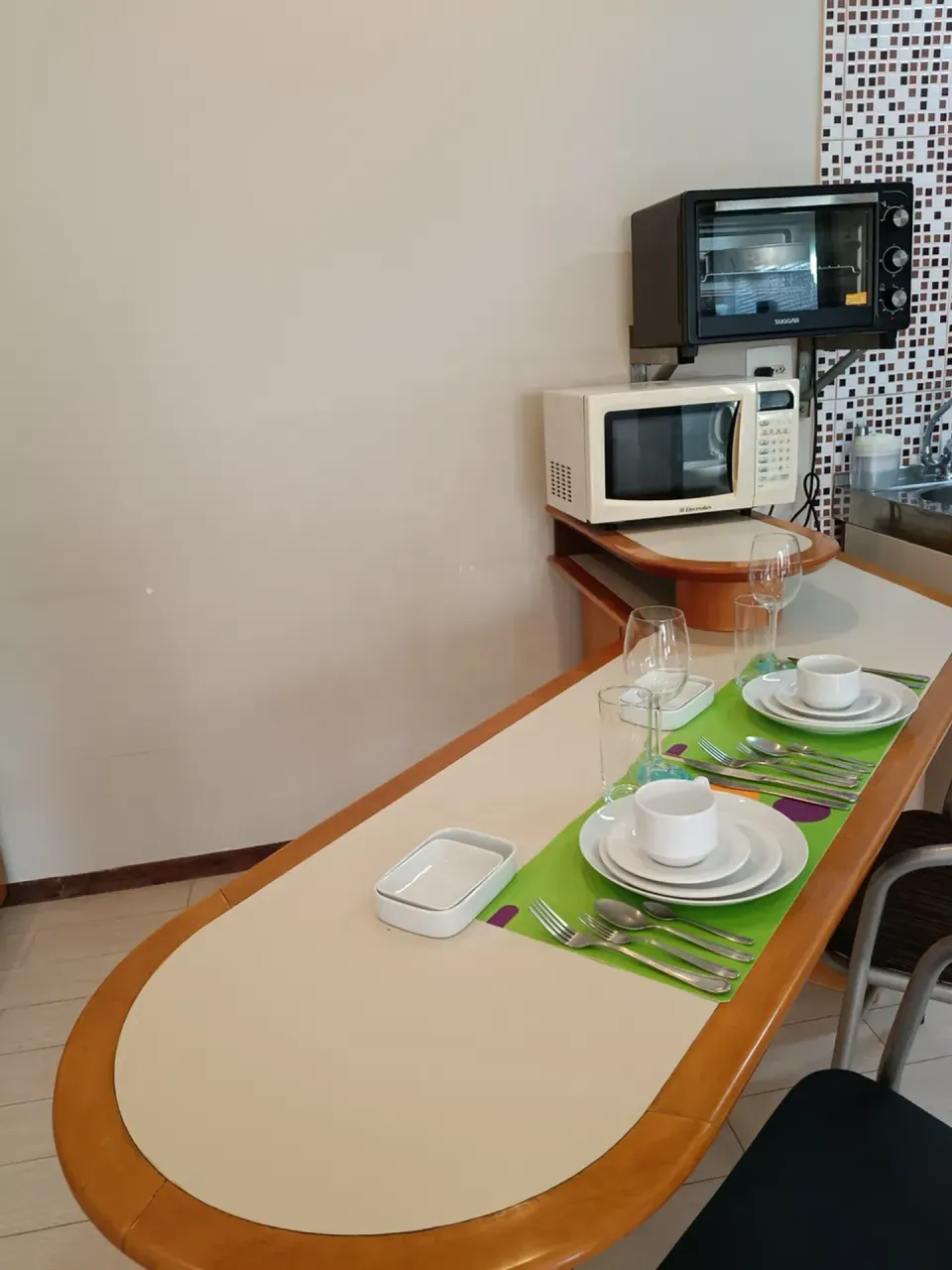 Furnished 1-bedroom apartment with 1 parking spot — photo 2