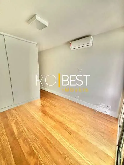 Apartment with 4 bedrooms and a glassed-in balcony — photo 9
