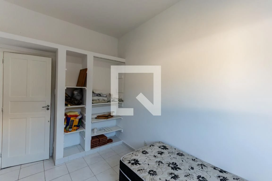 2-bedroom apartment with a mountain view — photo 15