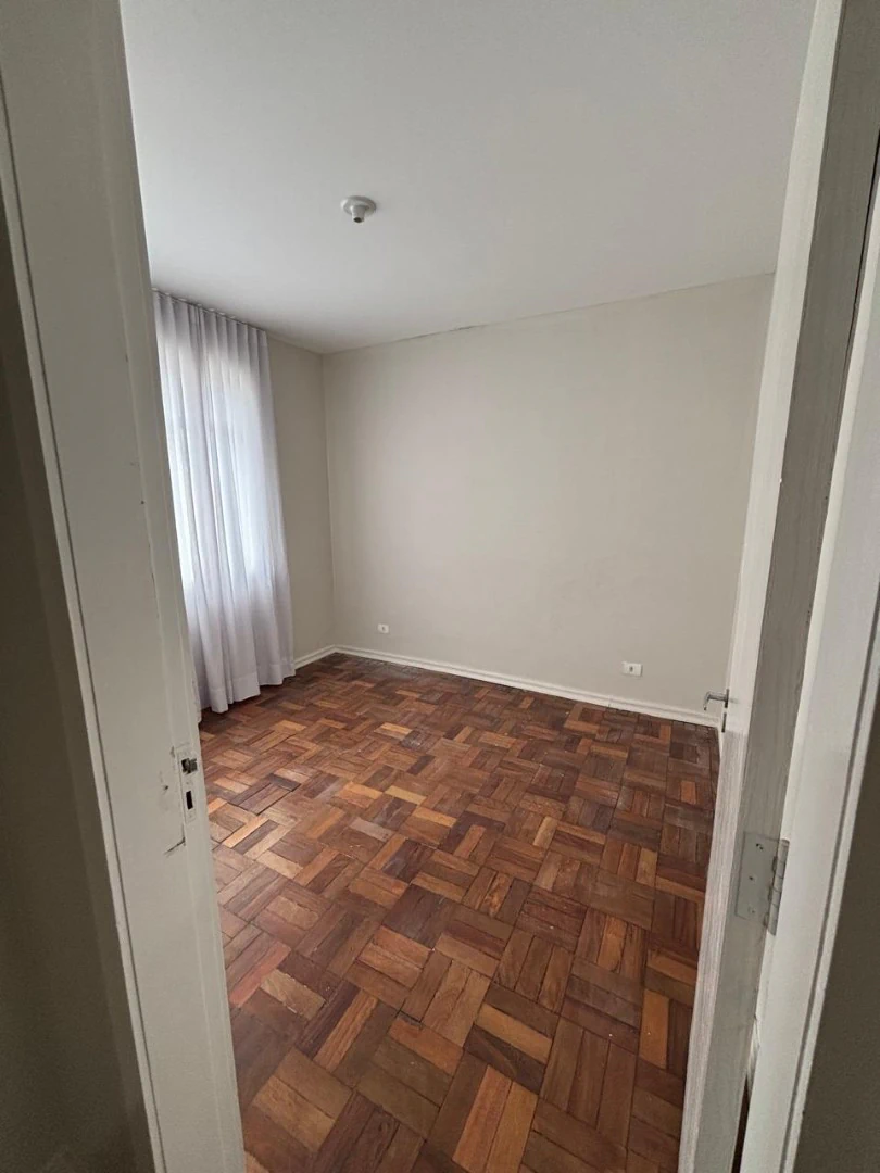 Apartamento com piso de madeira ou laminado, Parolin — photo 10