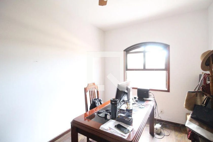 Rental house with 6 bedrooms and 3 en-suite, 599 m² — photo 39