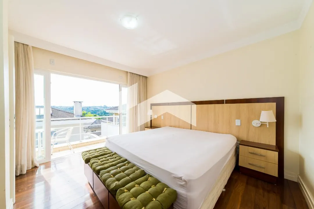 431 m² house with 4 en-suite bedrooms and 6 parking — photo 50