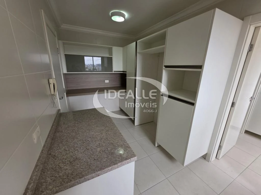 164 m² apartment with 3 bedrooms and a private suite — photo 13