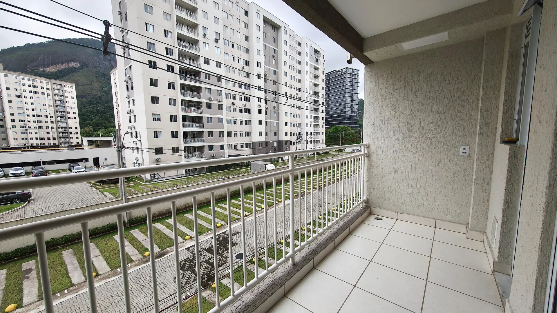 3-bedroom apartment with a washing machine — photo 11