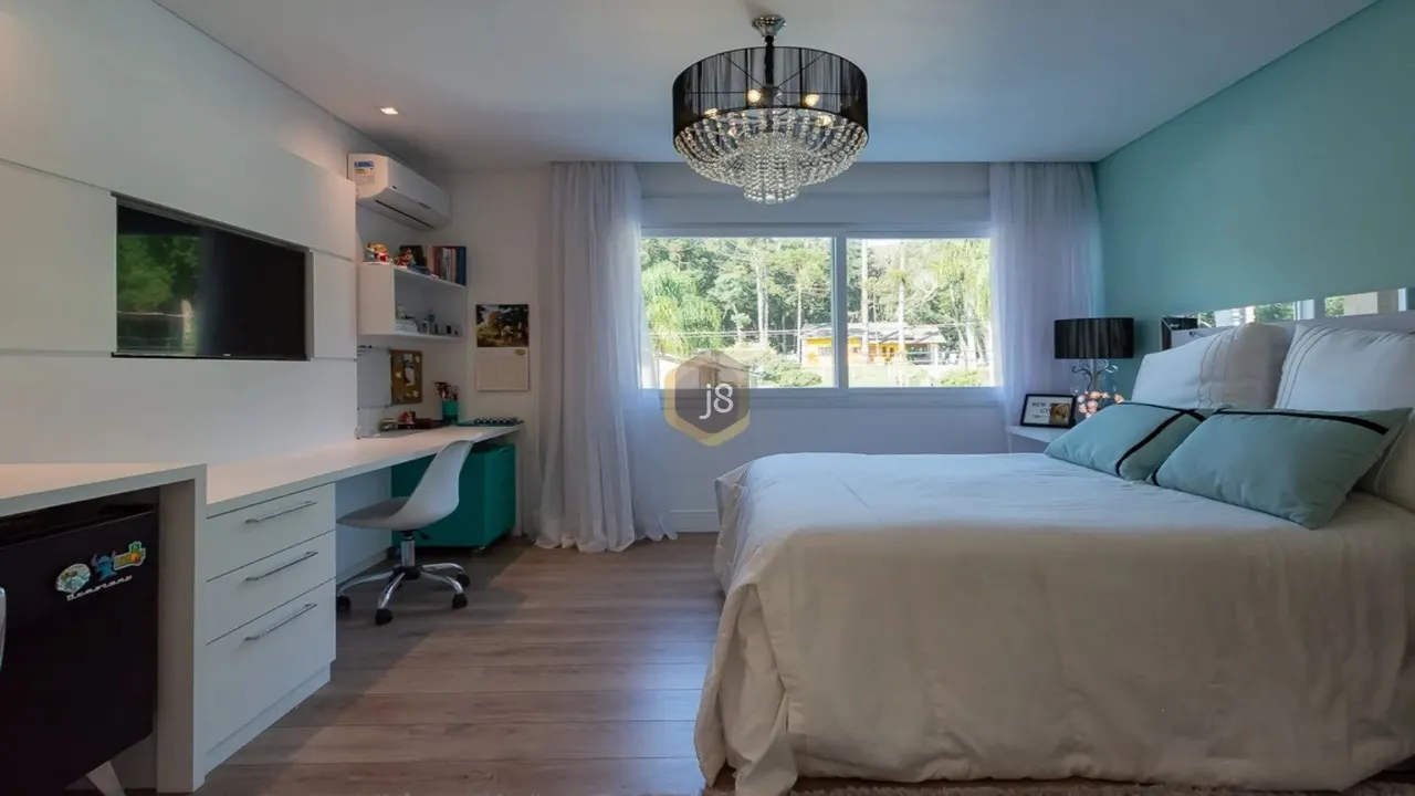 Будинок у закритому комплексі 775 м² з 4 спальнями — photo 20