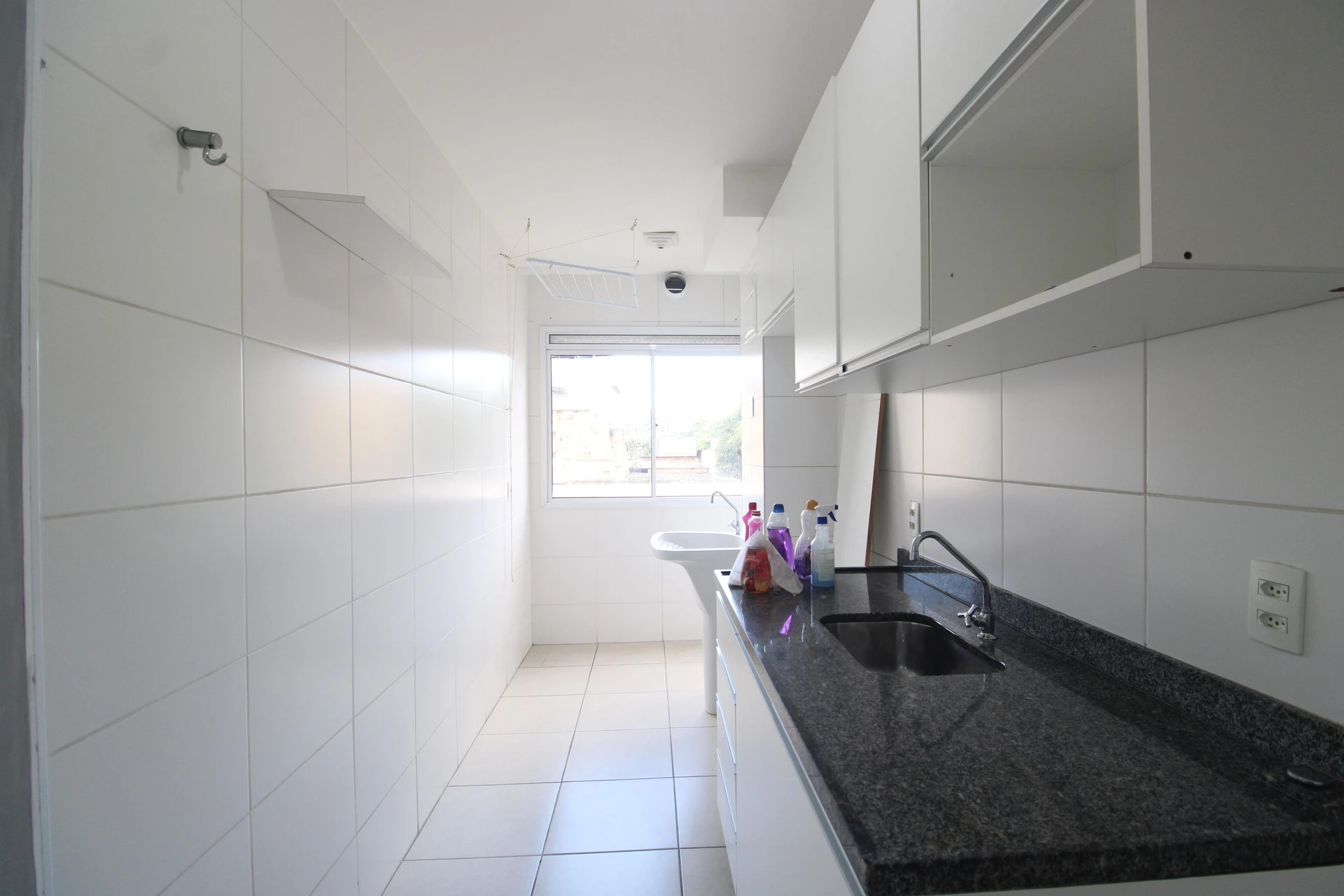Apartamento para aluguel com 2 quartos e piscina no condomínio
