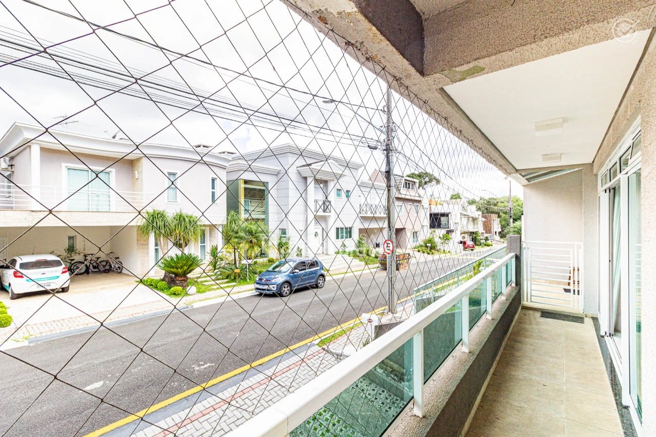 Closed-condo house with 4 bedrooms and 306 m² — photo 8