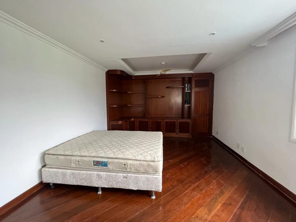 Unfurnished 1000 m² house with 5 en-suite bedrooms — photo 3