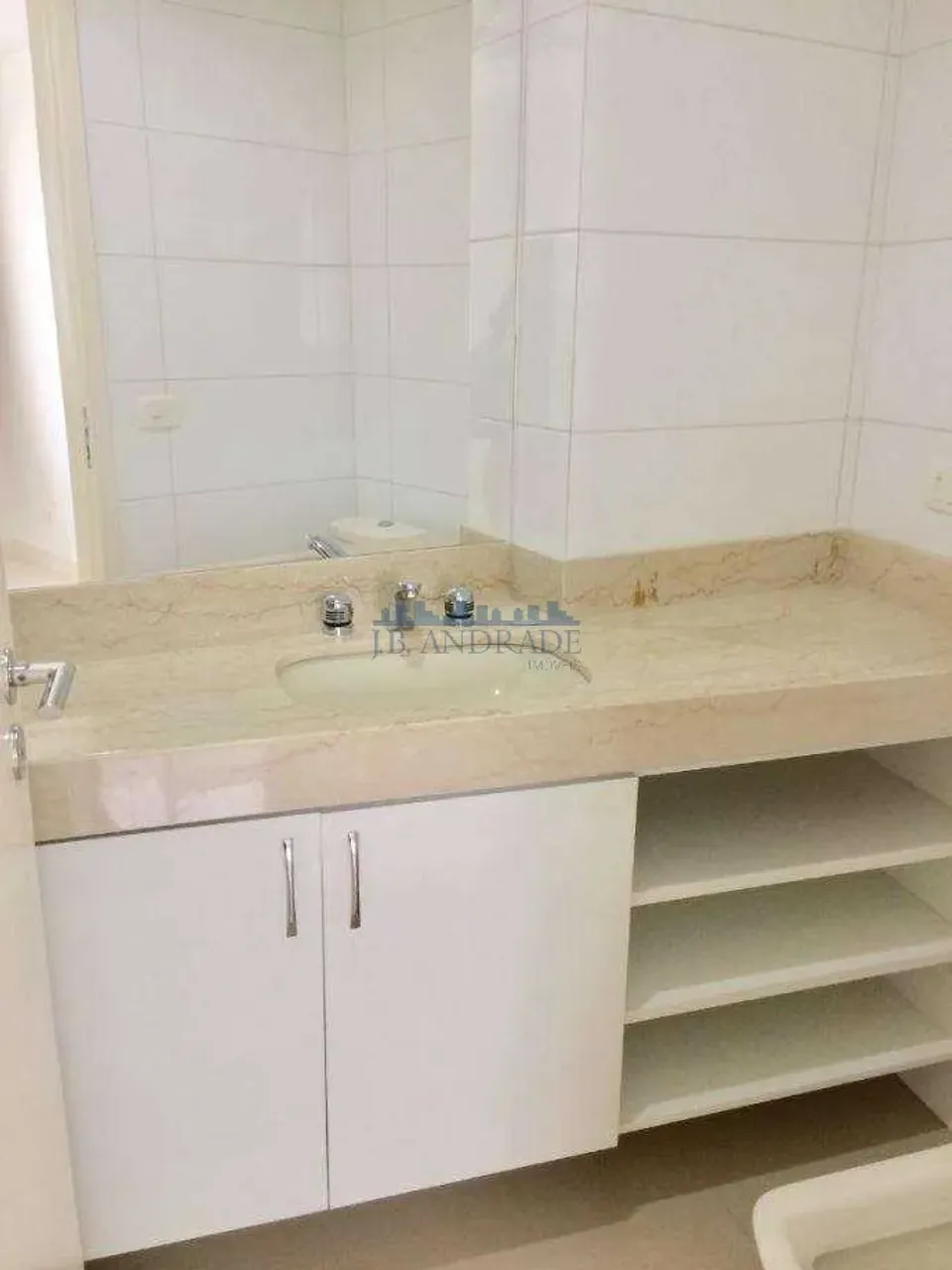 Apartment with 3 bedrooms and a closed gas kitchen — photo 2