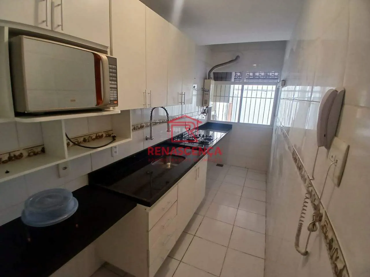 Apartamento mobiliado de 2 quartos em condomínio com piscina — photo 2