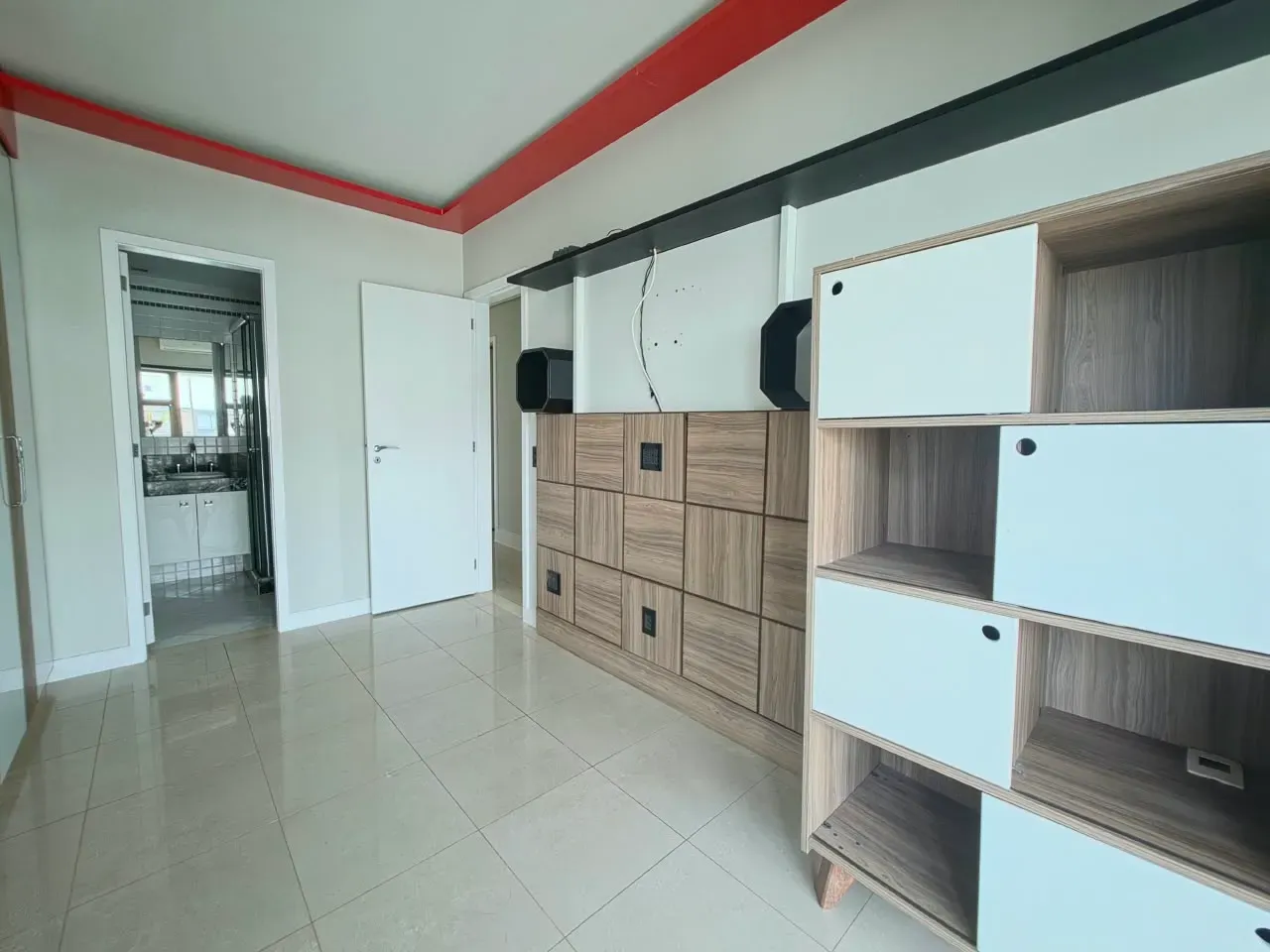 240 m² apartment with a bathtub and a grill on the balcony — photo 16