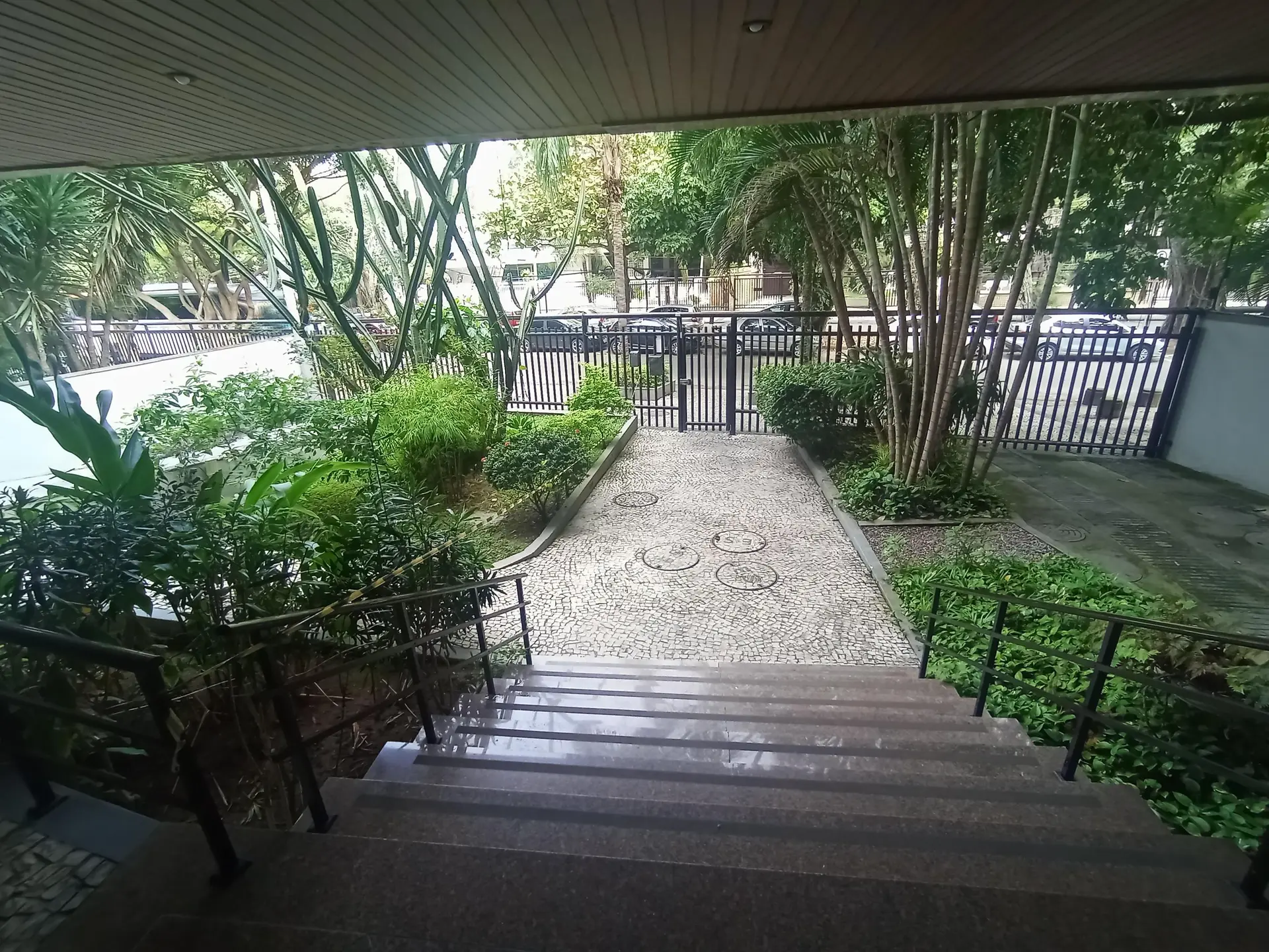Apartamento sin amueblar con 3 dormitorios y balcón — photo 11