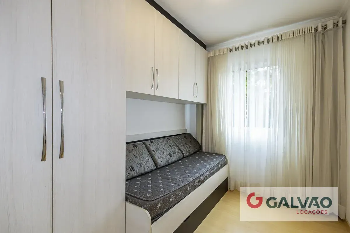 3-bedroom apartment in a building with a coworking space — photo 4