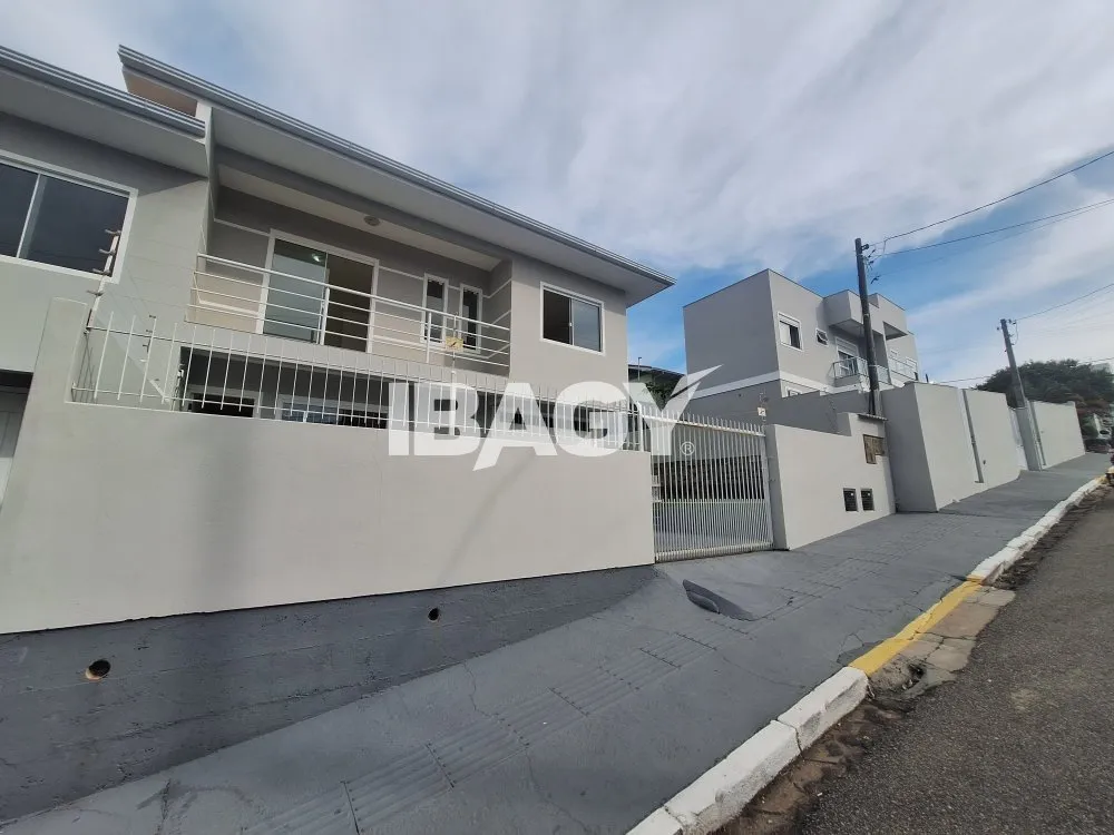 House with 3 bedrooms, 2 parking spaces and balcony grill — photo 24