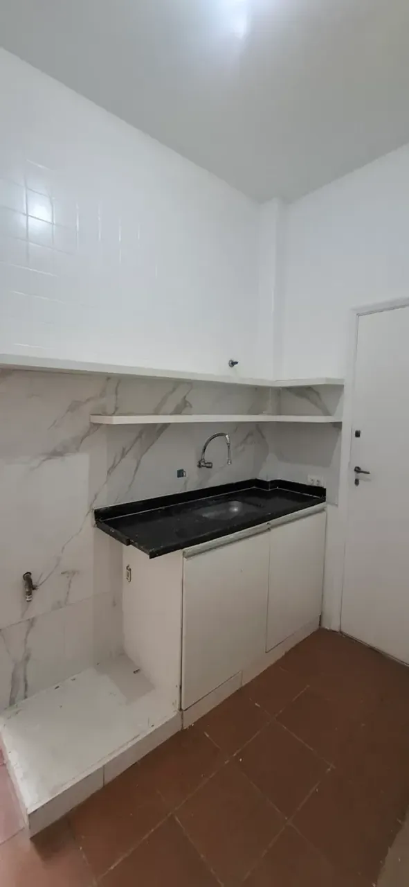 Wood or laminate floors in a 2-bedroom apartment, 68 m² — photo 14