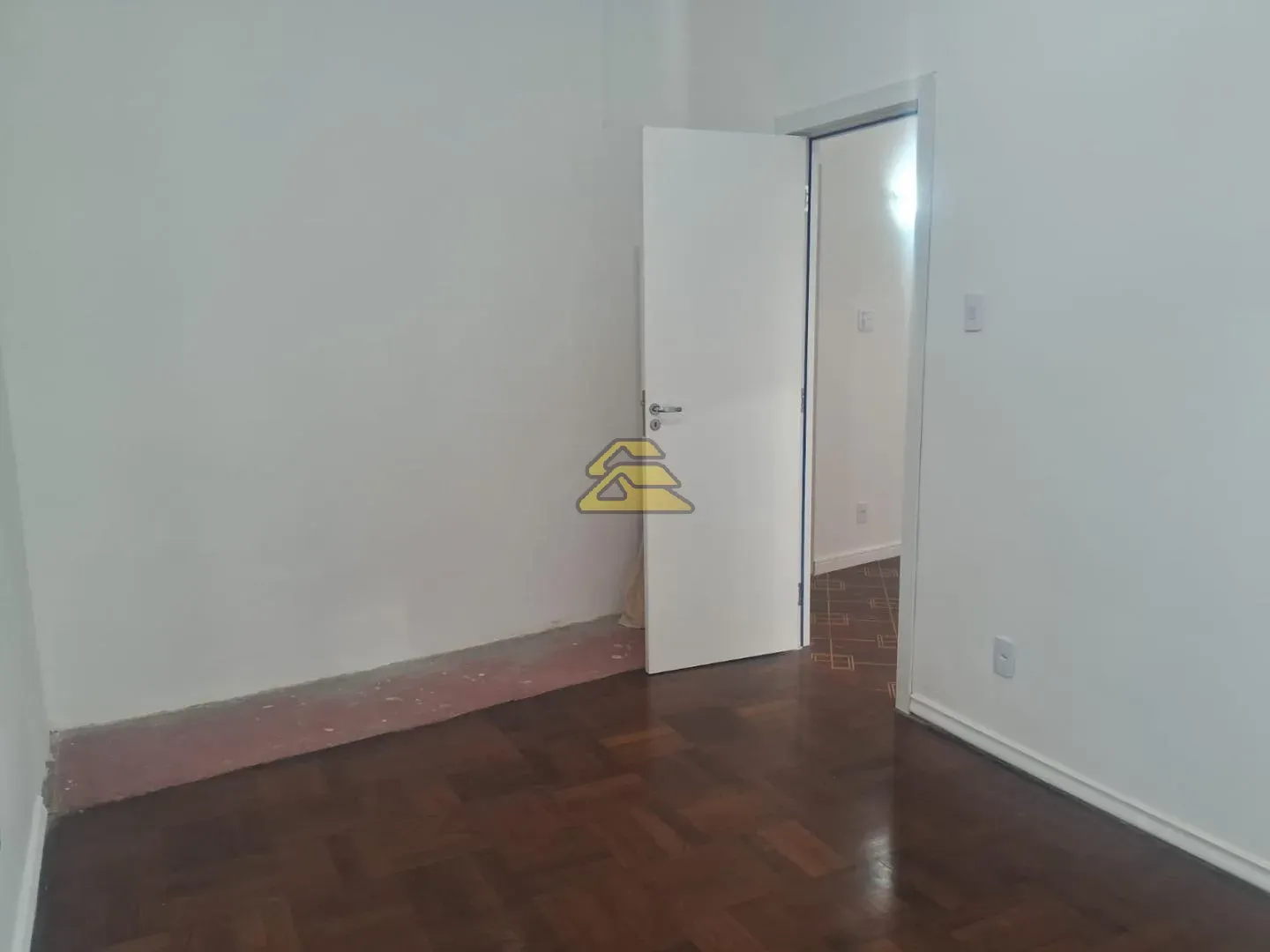 Apartment, 76 m², with wood or laminate floors — photo 3