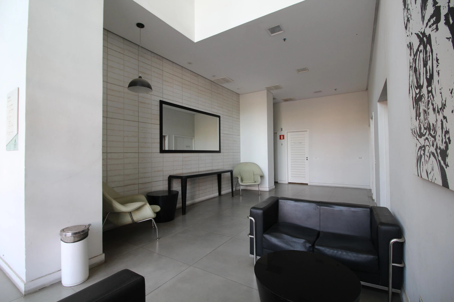 Furnished studio with 1 bedroom and balcony — photo 13