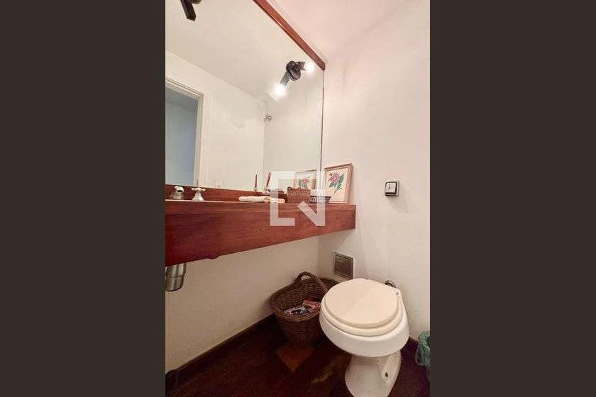 Apartment with 4 bedrooms and an en-suite bathroom — photo 3