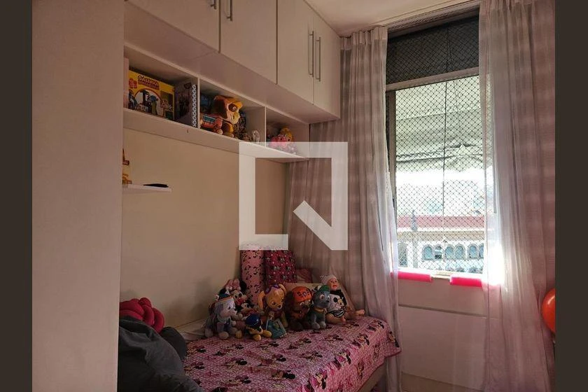 Walk-in closet in a 2-bedroom apartment, 70 m² — photo 4
