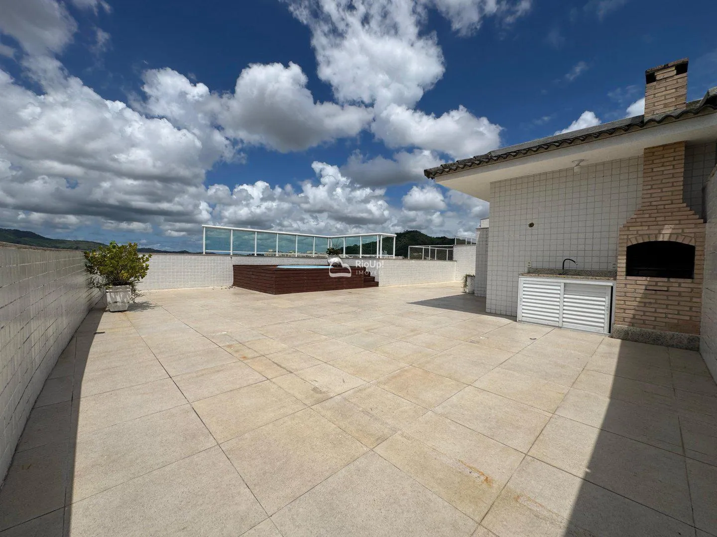 Apartment, 246 m², with a grill on the balcony — photo 14