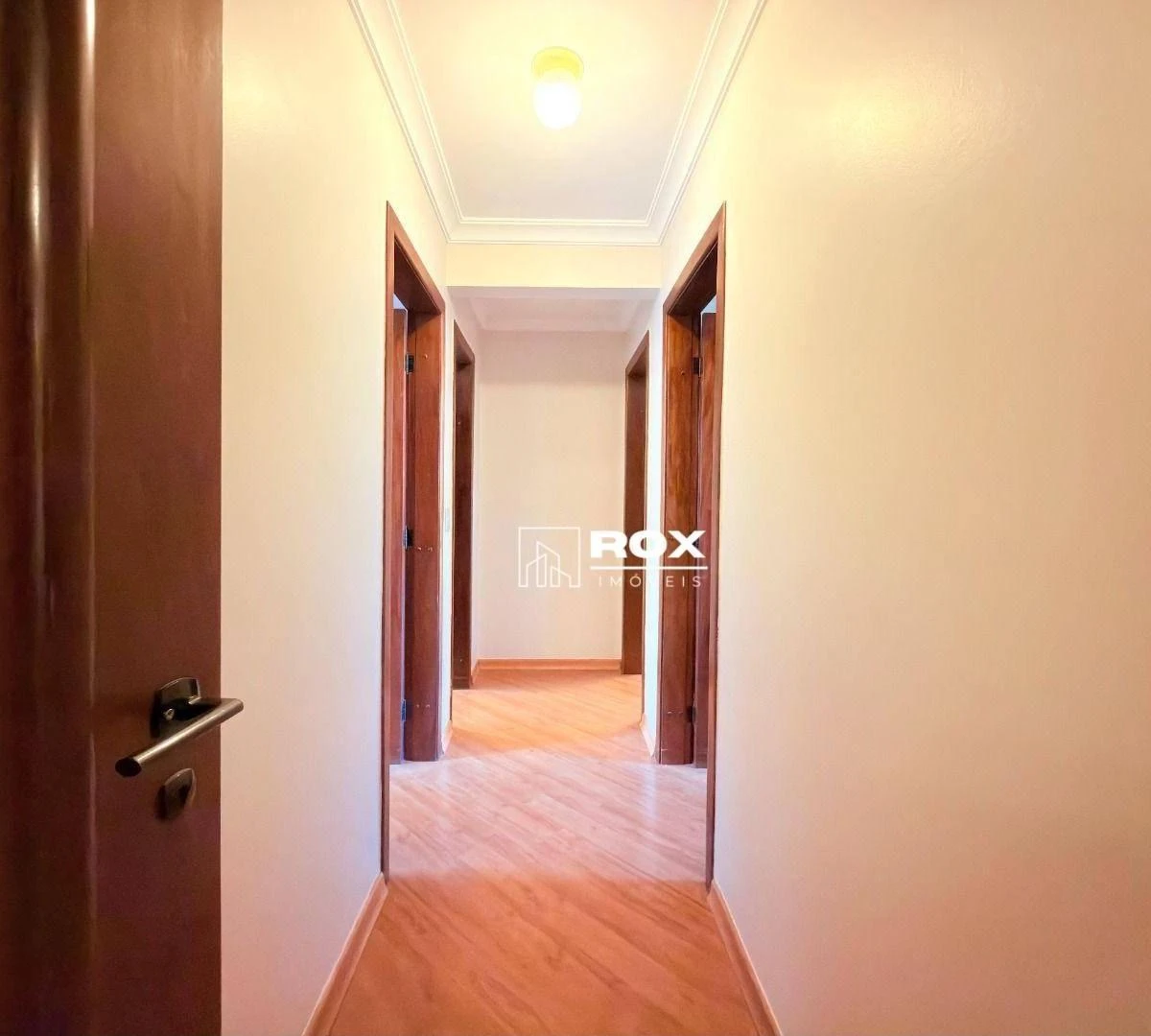 Furnished apartment, 170 m², with a glass-enclosed balcony — photo 6