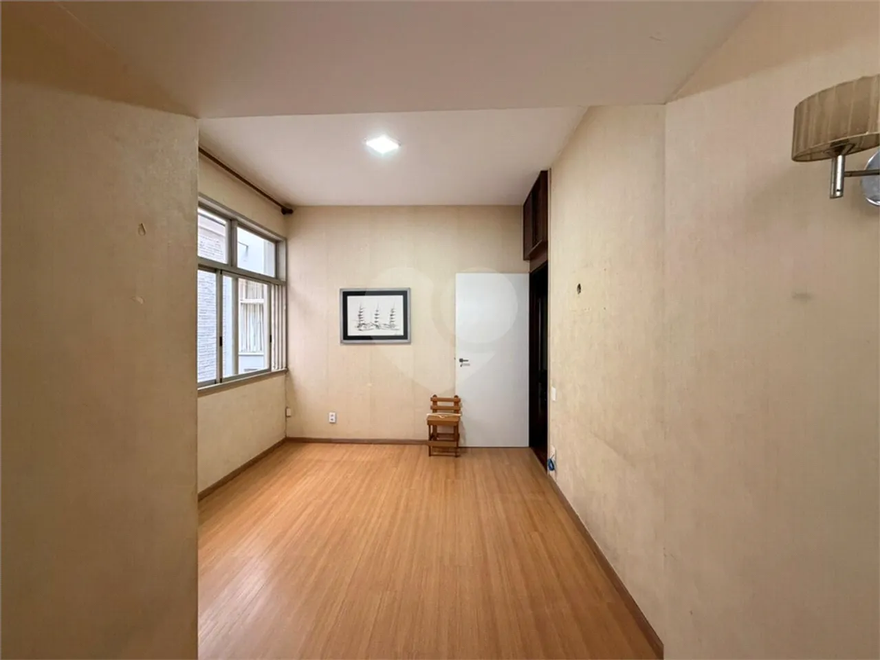 Casa com 5 quartos e 5 banheiros, varanda e janelas amplas — photo 18
