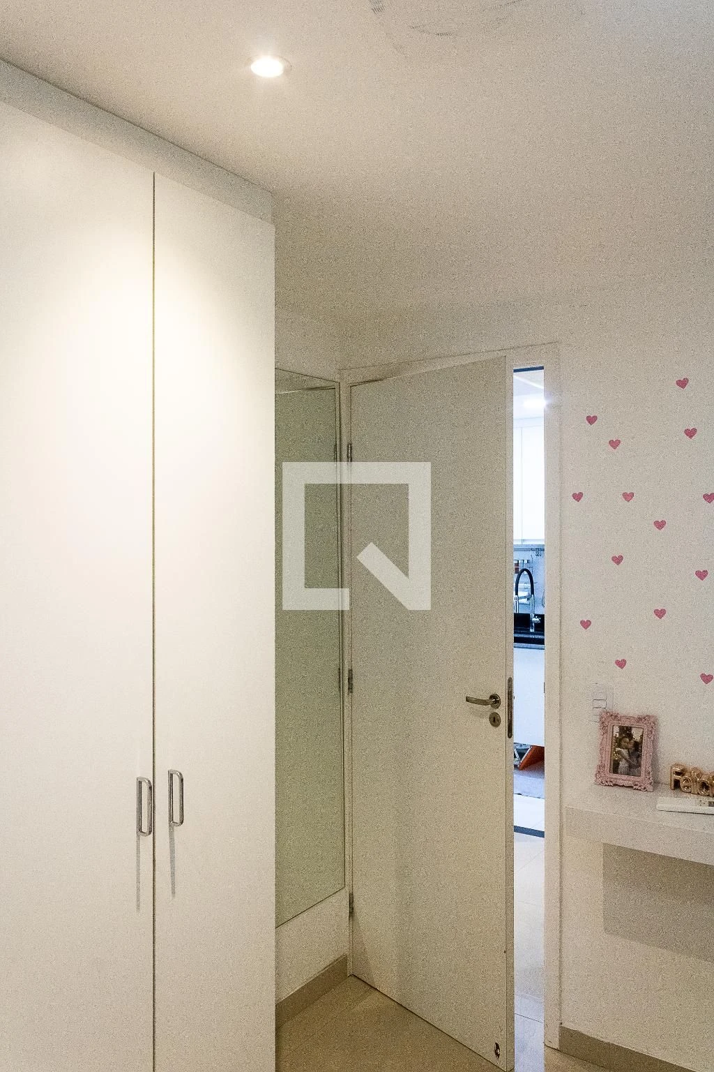 Furnished apartment, 49 m², with floor-to-ceiling windows — photo 57