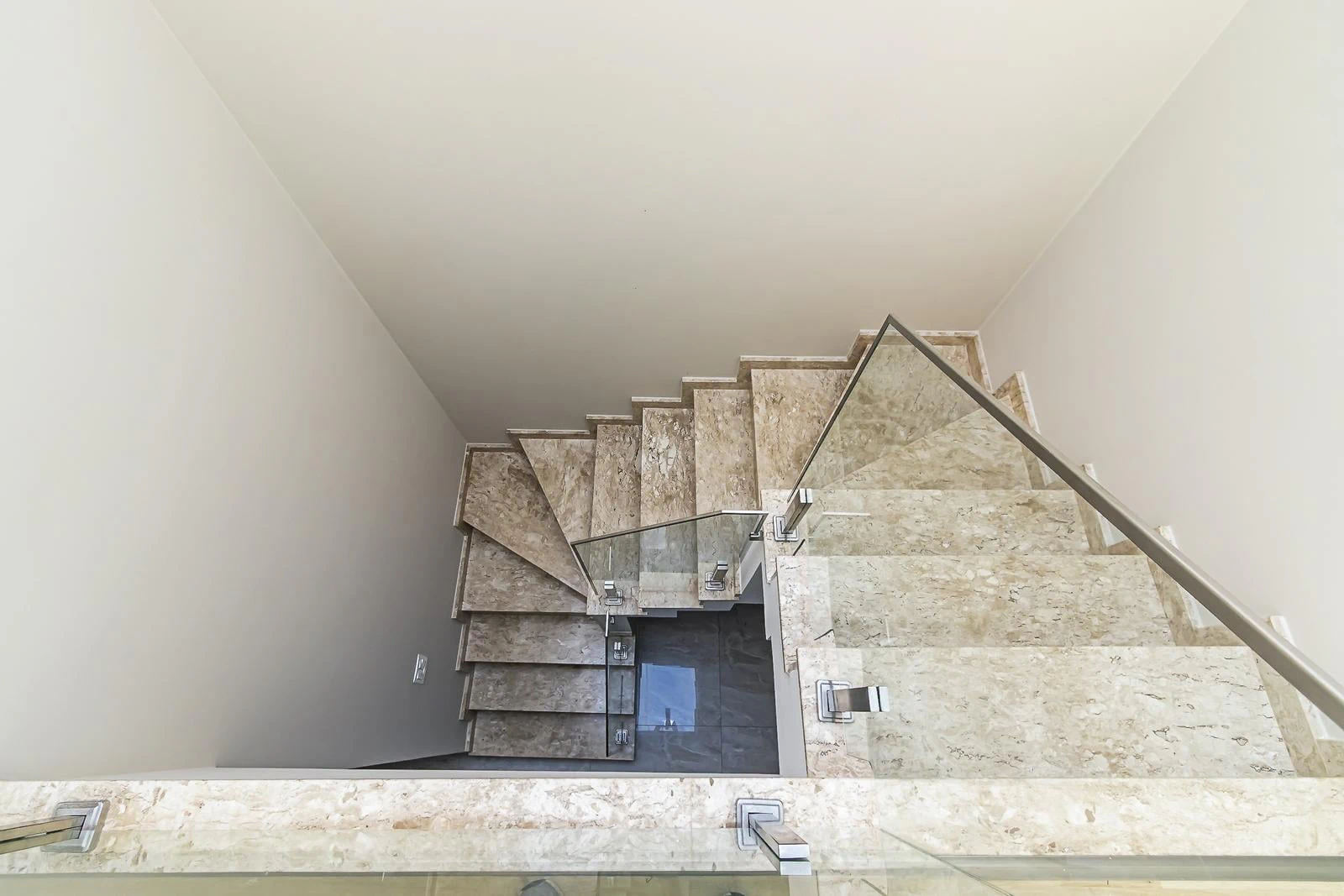 Casa, 92 m², con balcón cerrado con vidrio — photo 17