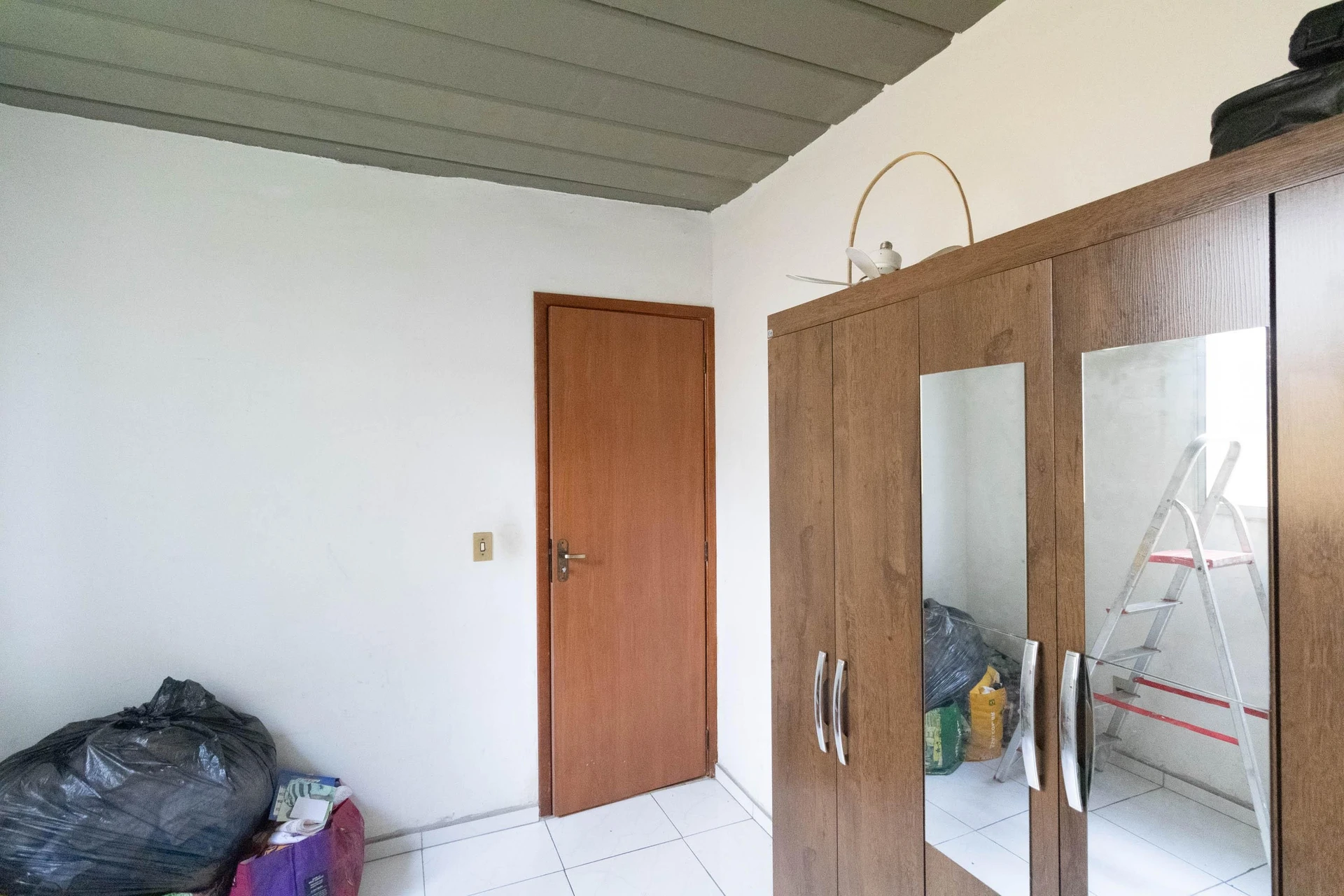 2-bedroom apartment in a building with a gym — photo 16