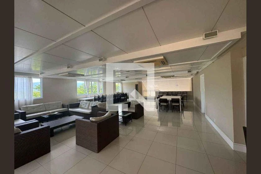 Floor-to-ceiling windows in a 6-bedroom house, 290 m² — photo 35