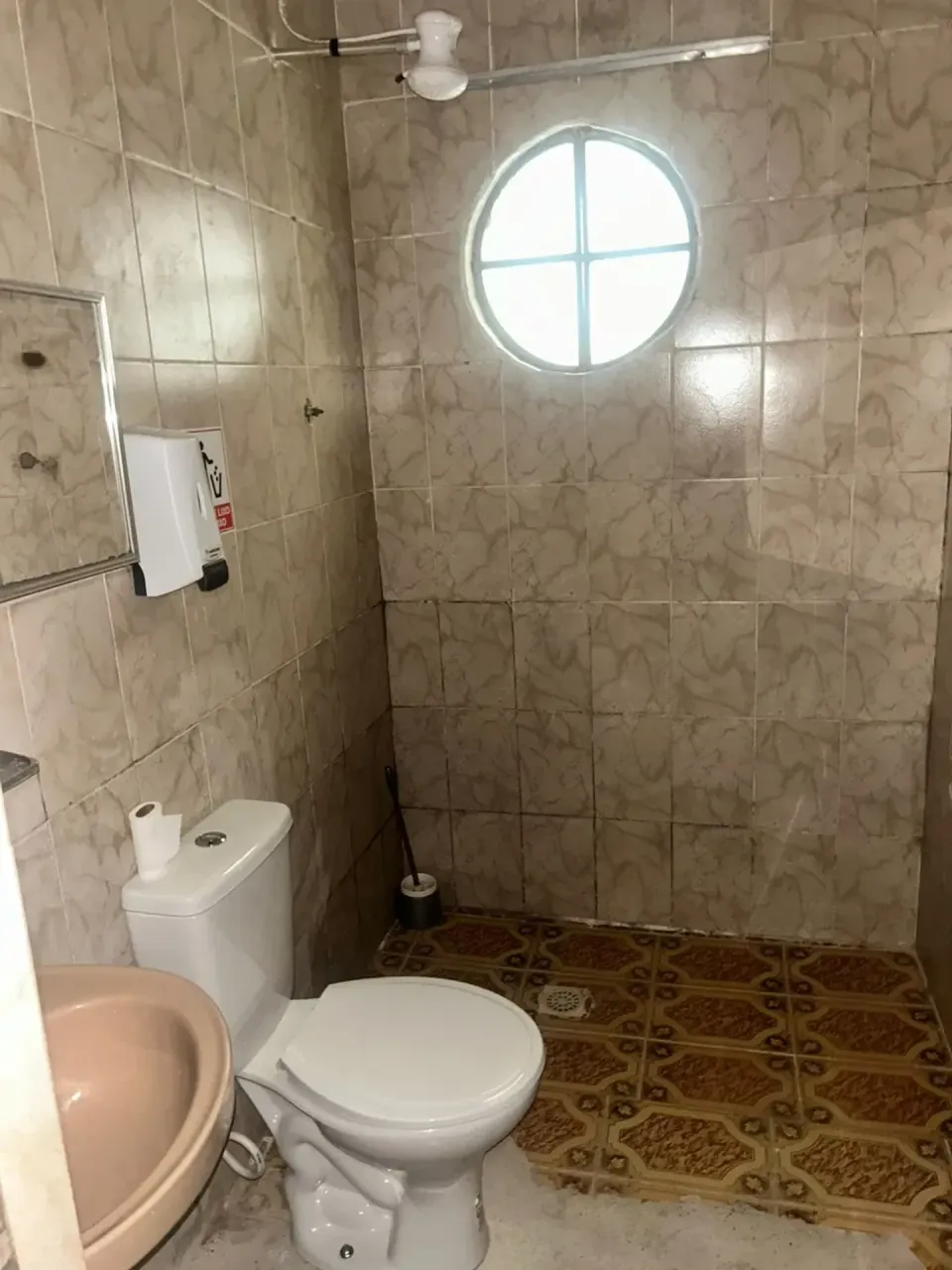 Квартира 120 м² з 2 спальнями та паркуванням; кухня з газом — photo 7