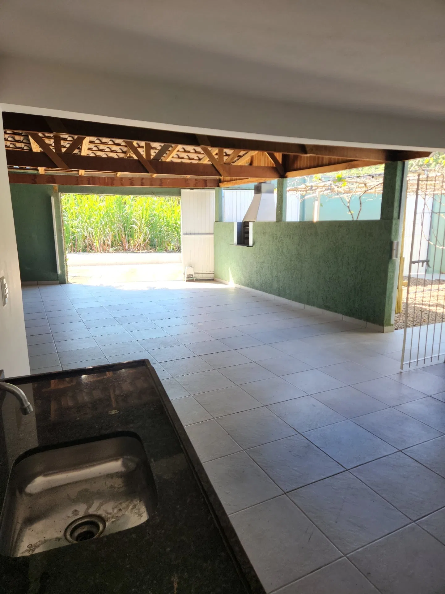 3-bedroom house with a private BBQ — photo 19