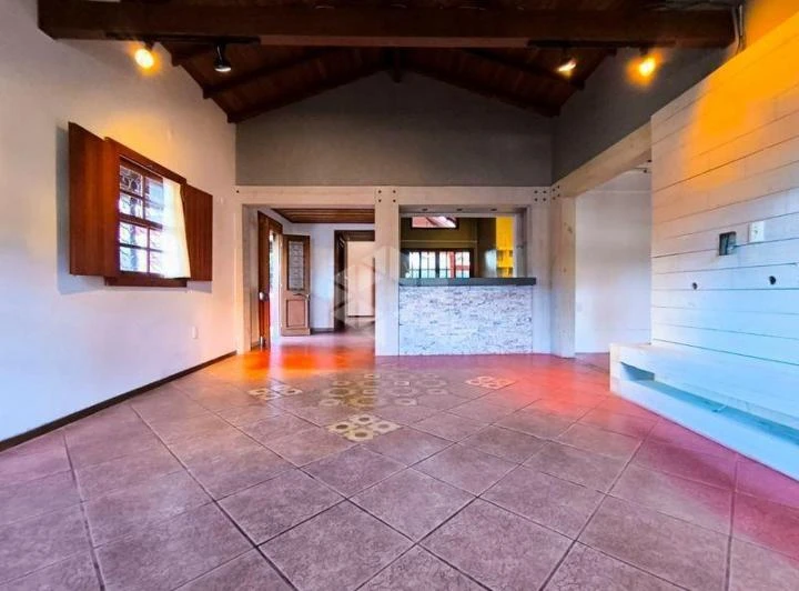 250 m² house with 4 bedrooms and built-in balcony grill — photo 5