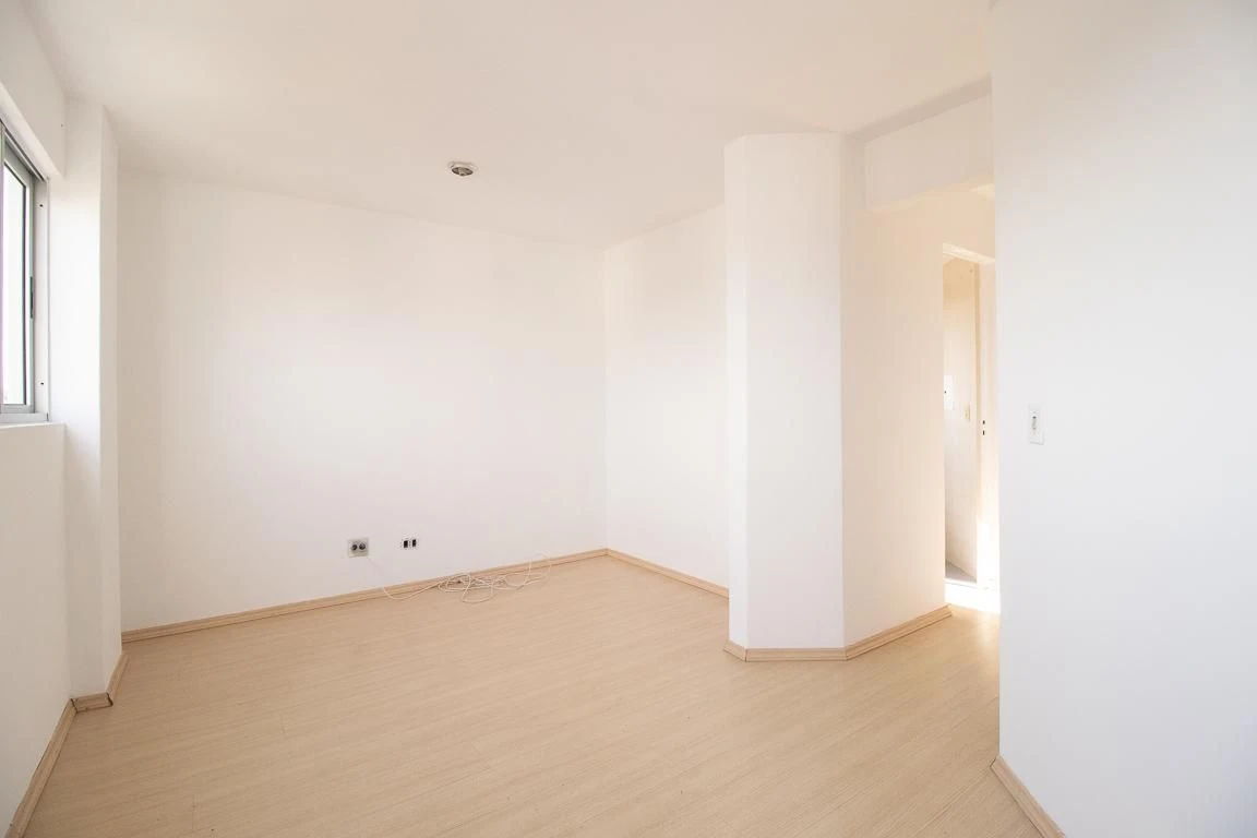 Apartment, 32 m², with wood or laminate floors — photo 19