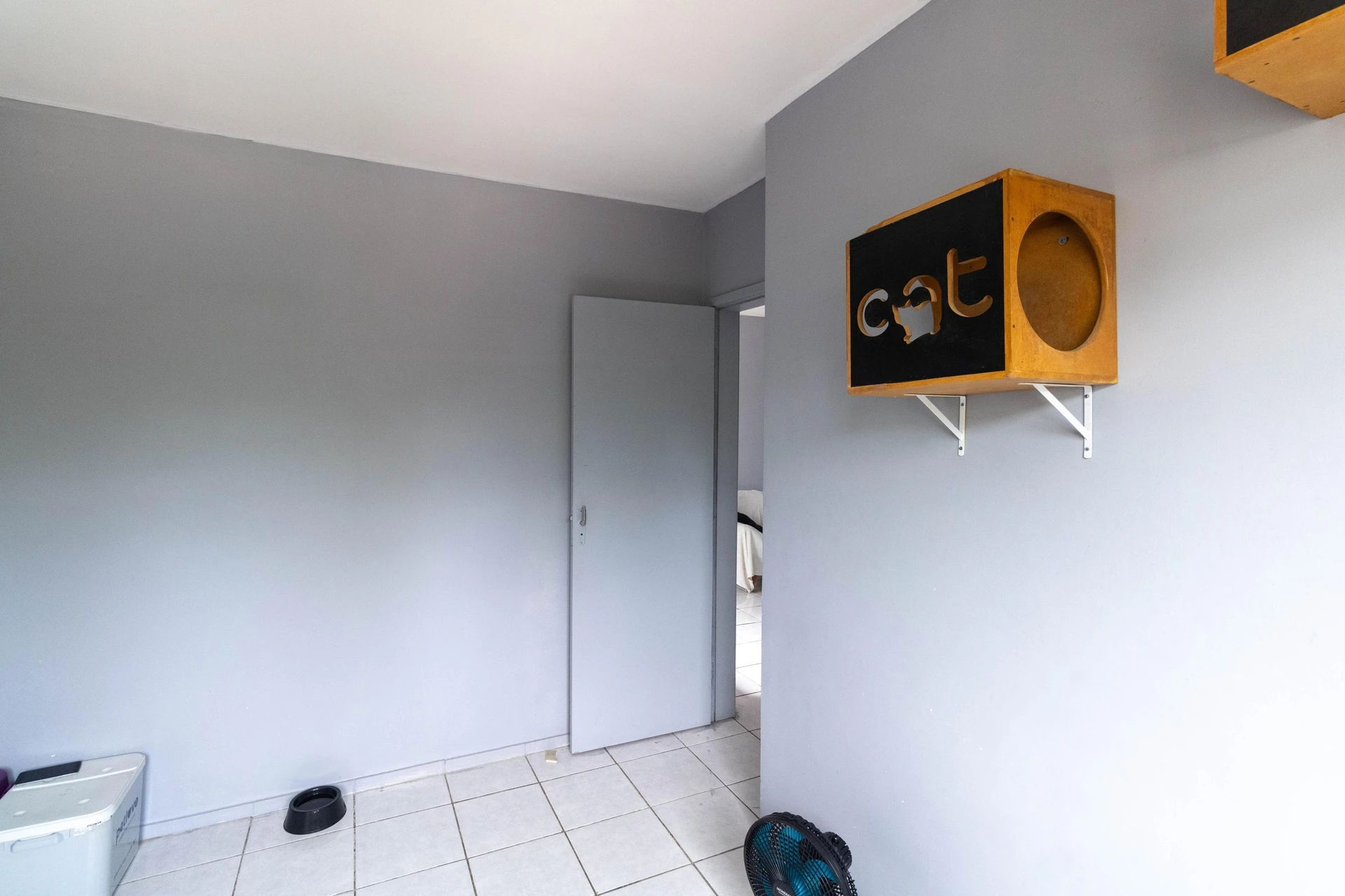2-bedroom apartment in a building with a gym — photo 18