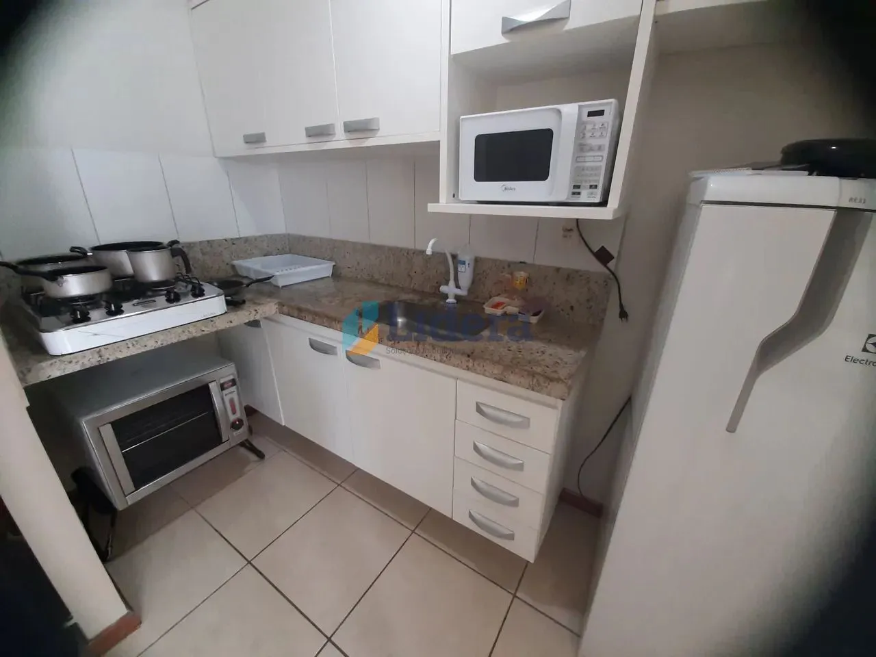 1-bedroom apartment with en-suite bathroom and A/C — photo 6