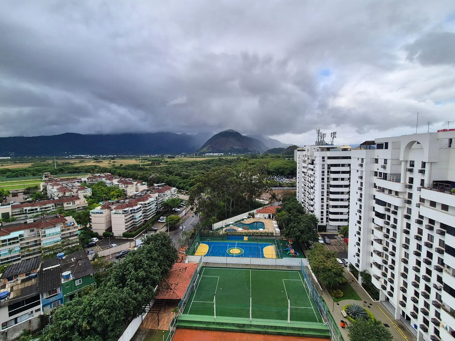 Furnished apartment with 3 bedrooms, 1 suite and balcony — photo 8