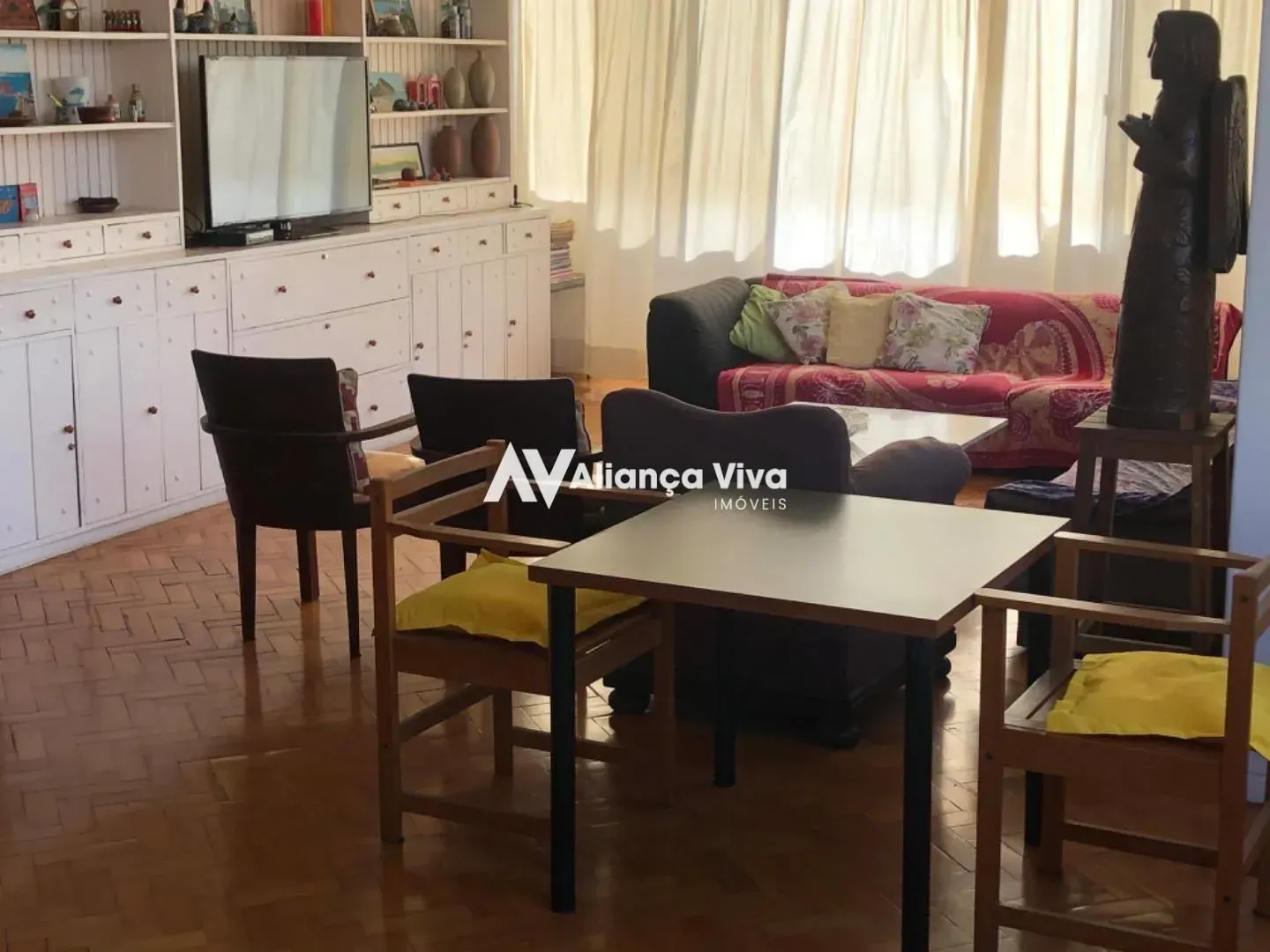 Top-floor apartment with 3 bedrooms and 3 bathrooms — photo 9