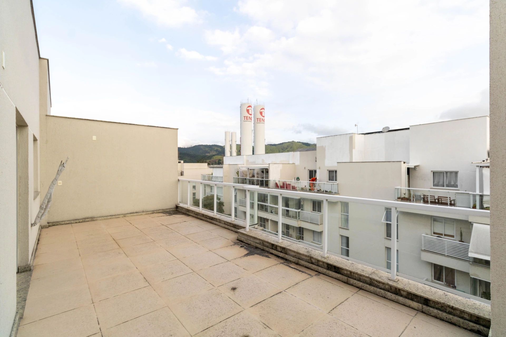 Apartamento mobiliado com 3 quartos e cozinha a gás — photo 71