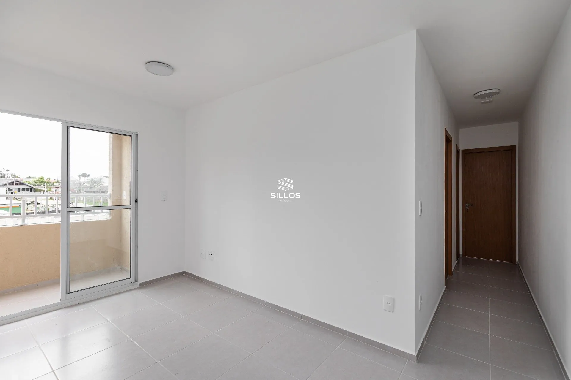 2-bedroom apartment in a building with a coworking space
