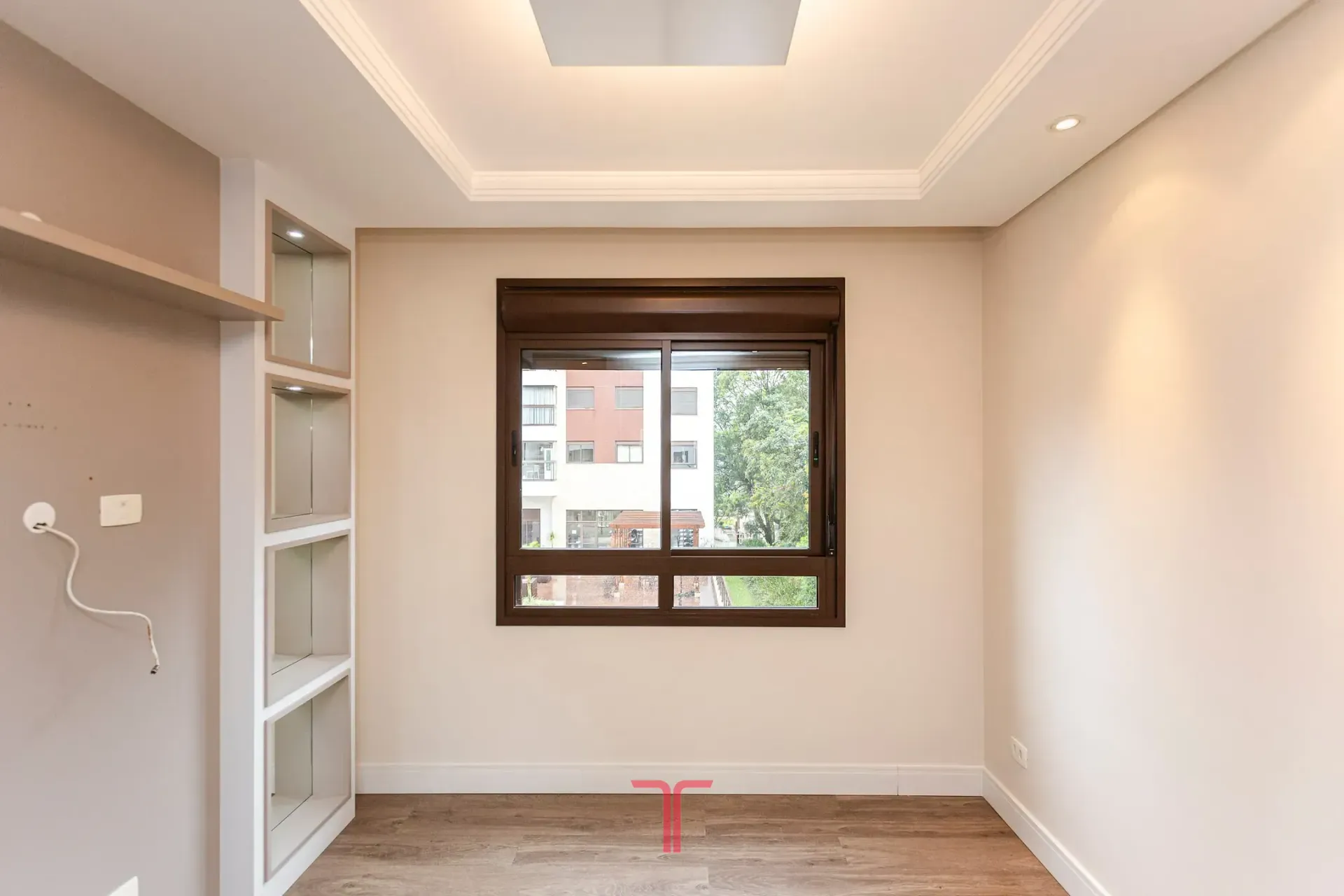 3-bedroom apartment in a building with a pool — photo 39