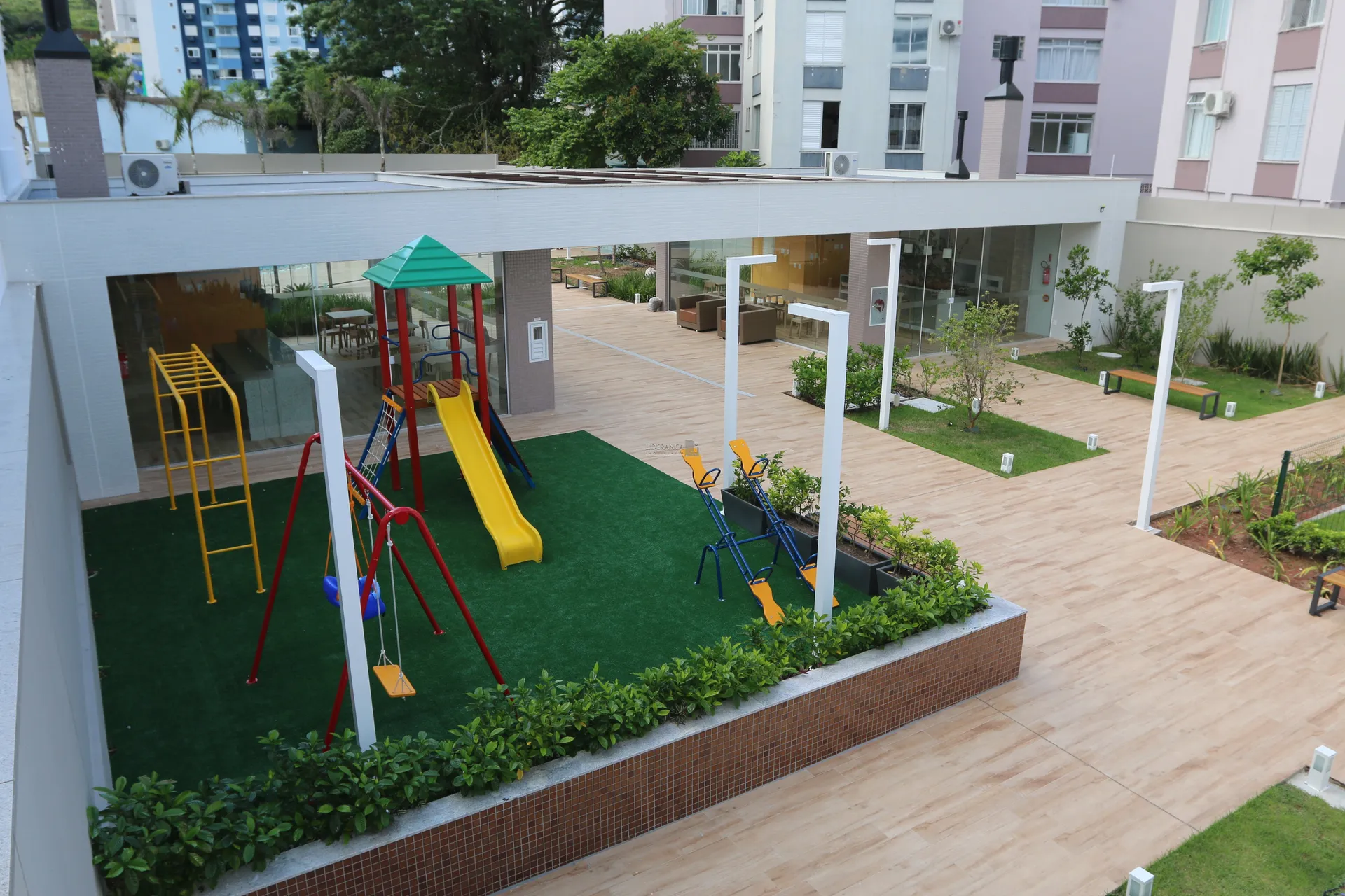 Mountain view in a 2-bedroom apartment, 79 m² — photo 38