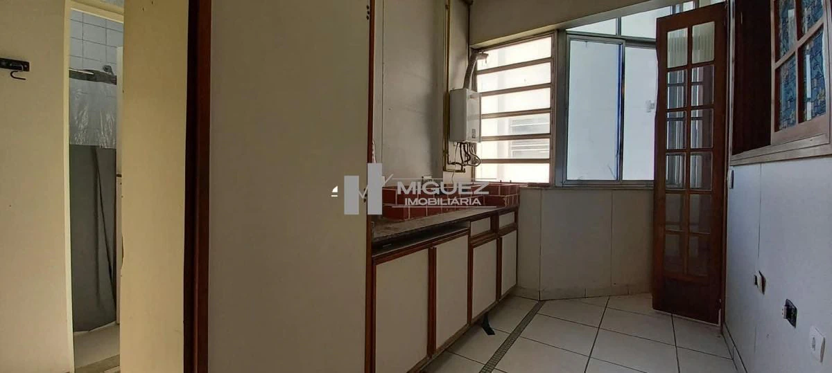 Apartamento de 190 m² com 3 quartos e vaga, cozinha fechada — photo 3