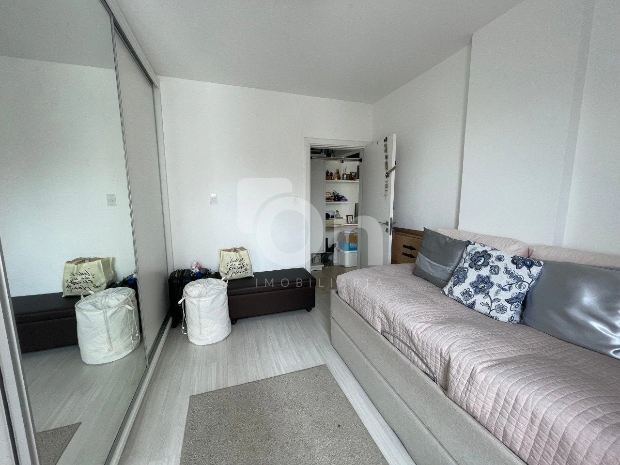 Furnished apartment, 75 m², with a washing machine — photo 12